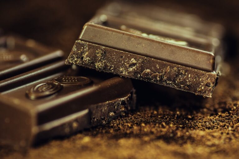 Escolha com cuidado: substâncias causadoras de câncer são encontradas em 28 barras de chocolate